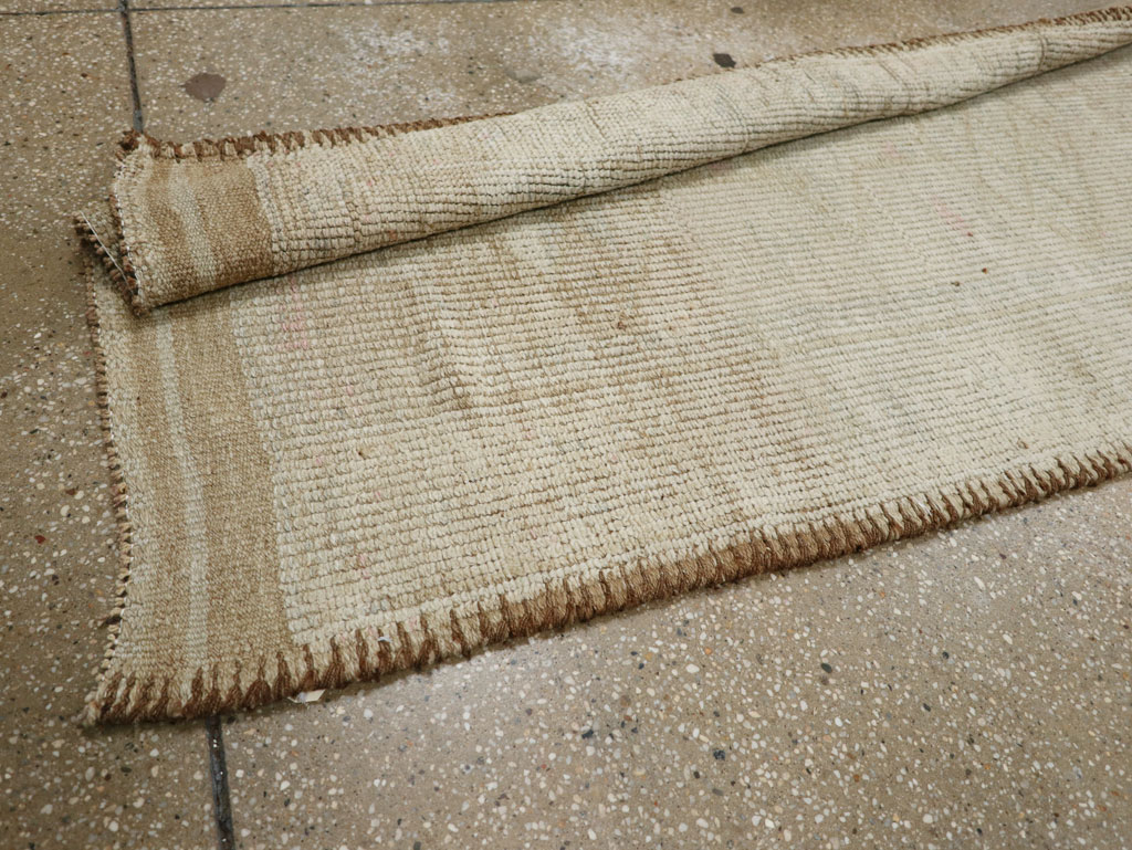 Vintage Turkish Oushak Runner, No.33584 - Galerie Shabab