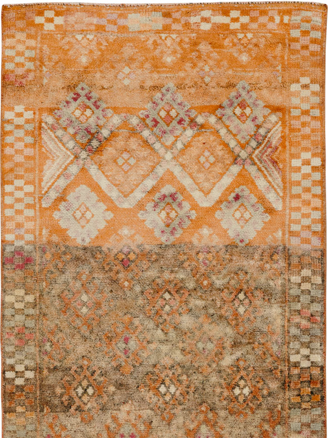 Vintage Turkish Anatolian Runner, No.33585 - Galerie Shabab