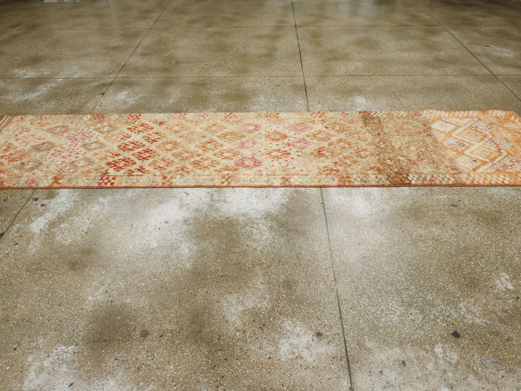 Vintage Turkish Anatolian Runner, No.33585 - Galerie Shabab