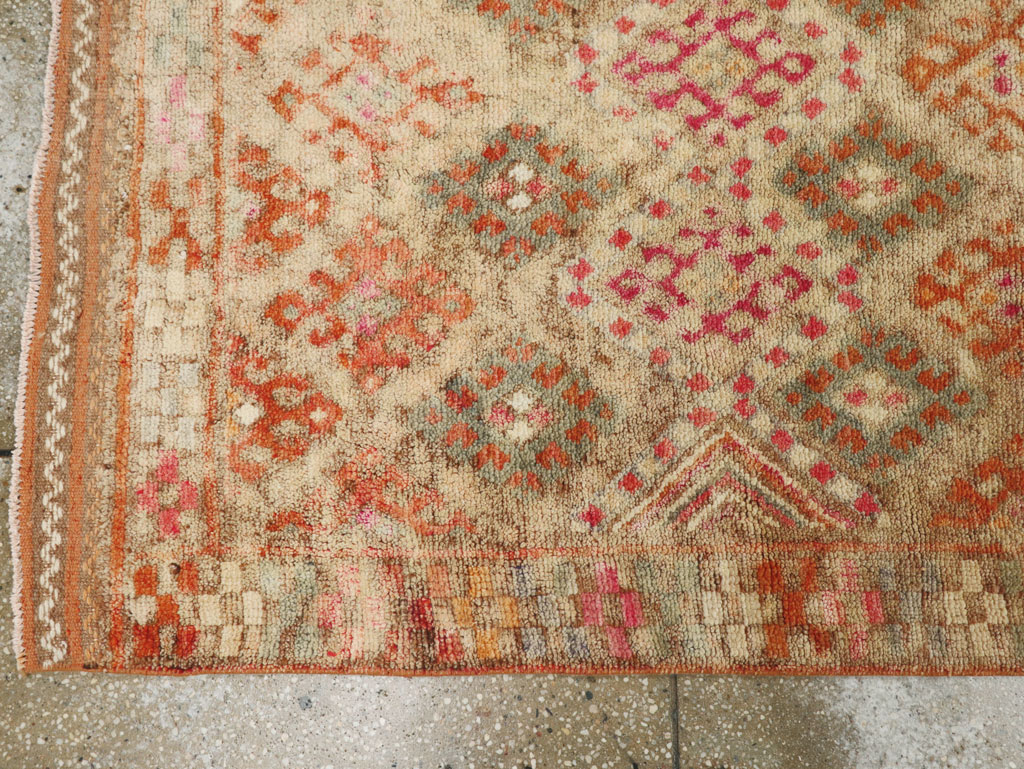 Vintage Turkish Anatolian Runner, No.33585 - Galerie Shabab