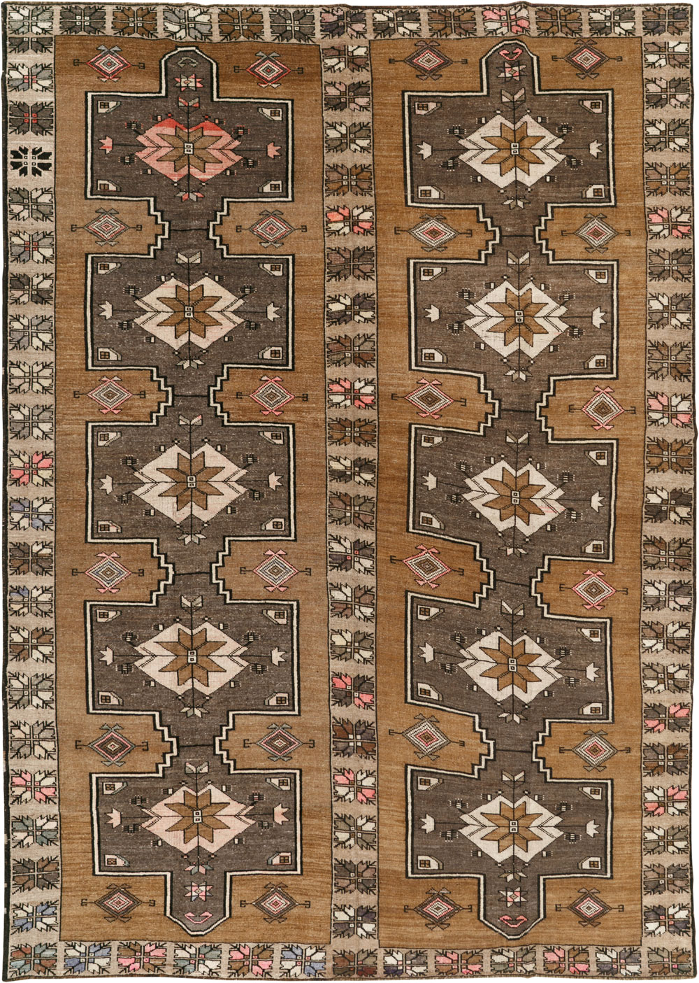 Vintage Turkish Anatolian Room Size Carpet, No.33587 - Galerie Shabab