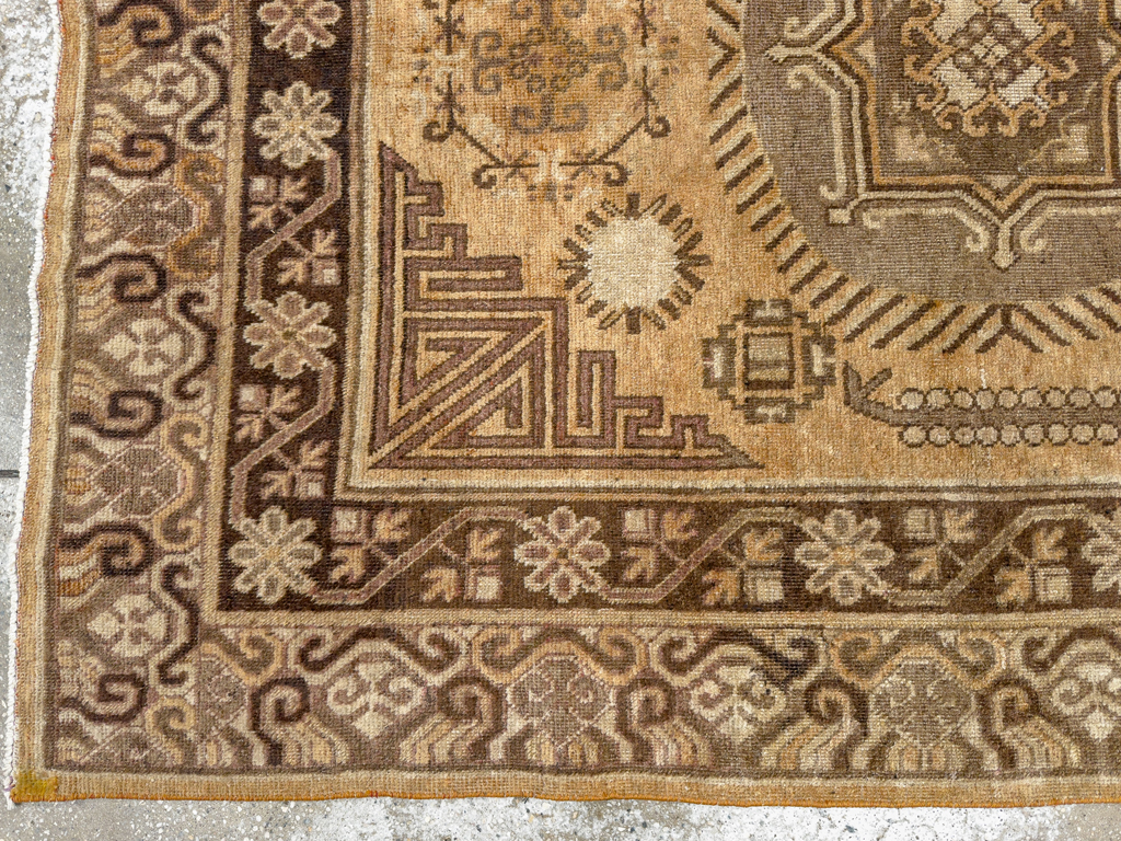 Antique East Turkestan Khotan Accent Rug, No.33589 - Galerie Shabab