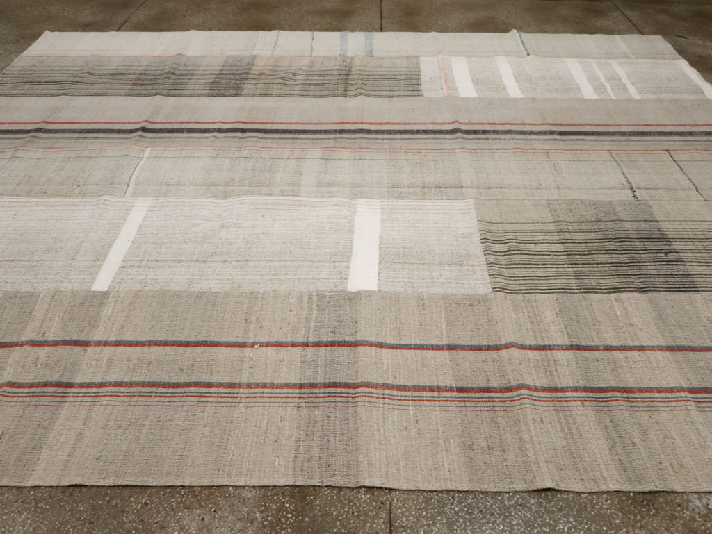 Vintage Turkish Flatweave Kilim Room Size Carpet, No.33592 - Galerie Shabab