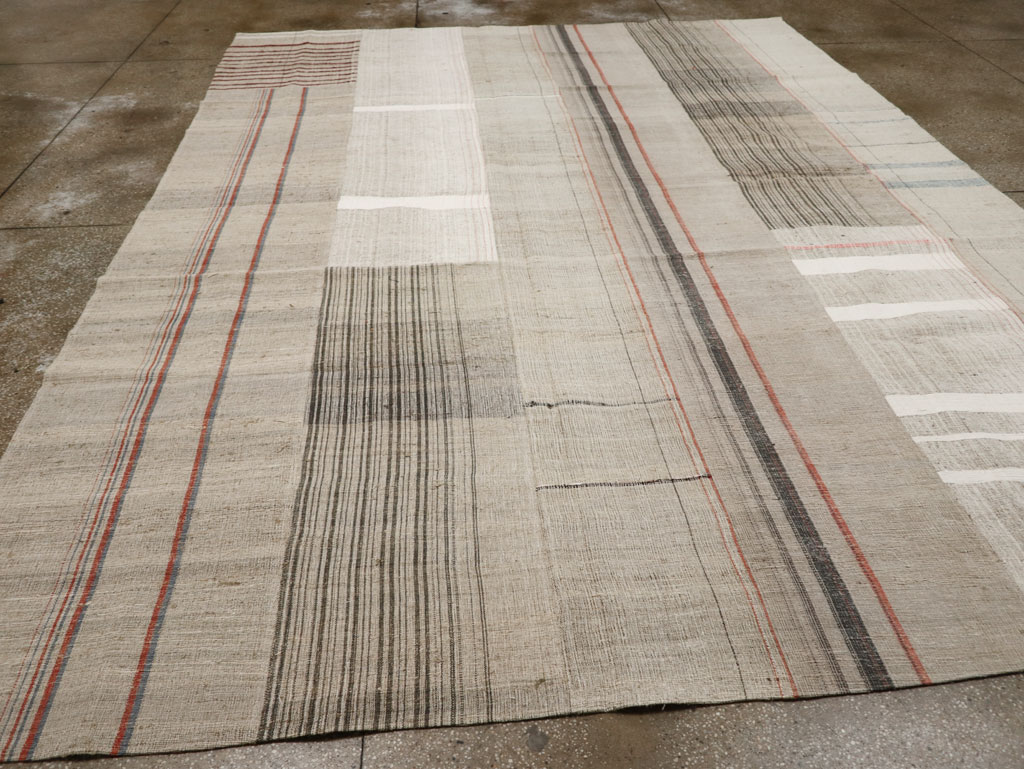 Vintage Turkish Flatweave Kilim Room Size Carpet, No.33592 - Galerie Shabab