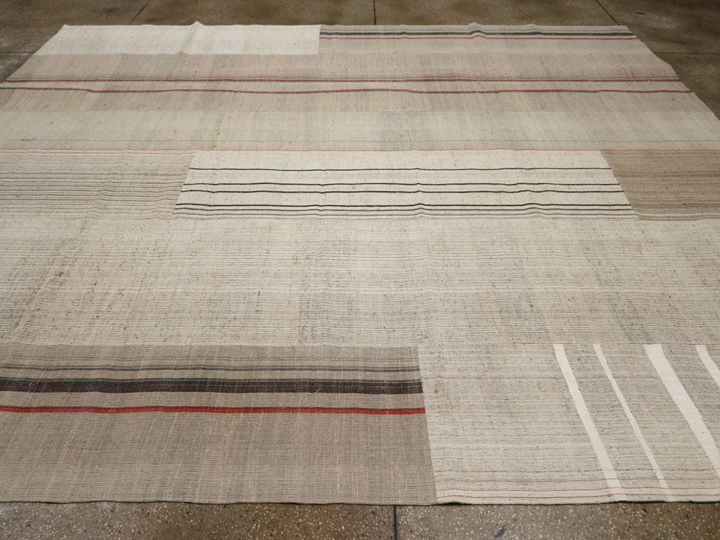 Vintage Turkish Flatweave Kilim Room Size Carpet, No.33594 - Galerie Shabab