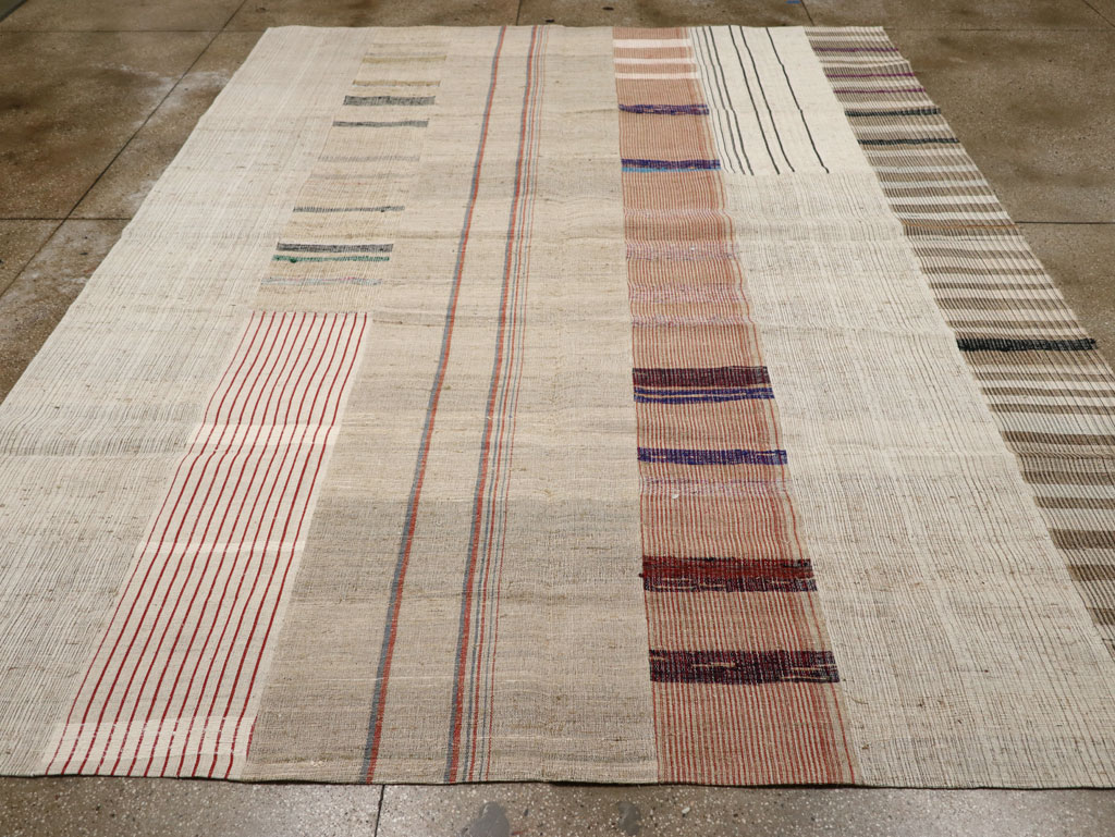 Vintage Turkish Flatweave Kilim Room Size Carpet, No.33595 - Galerie Shabab
