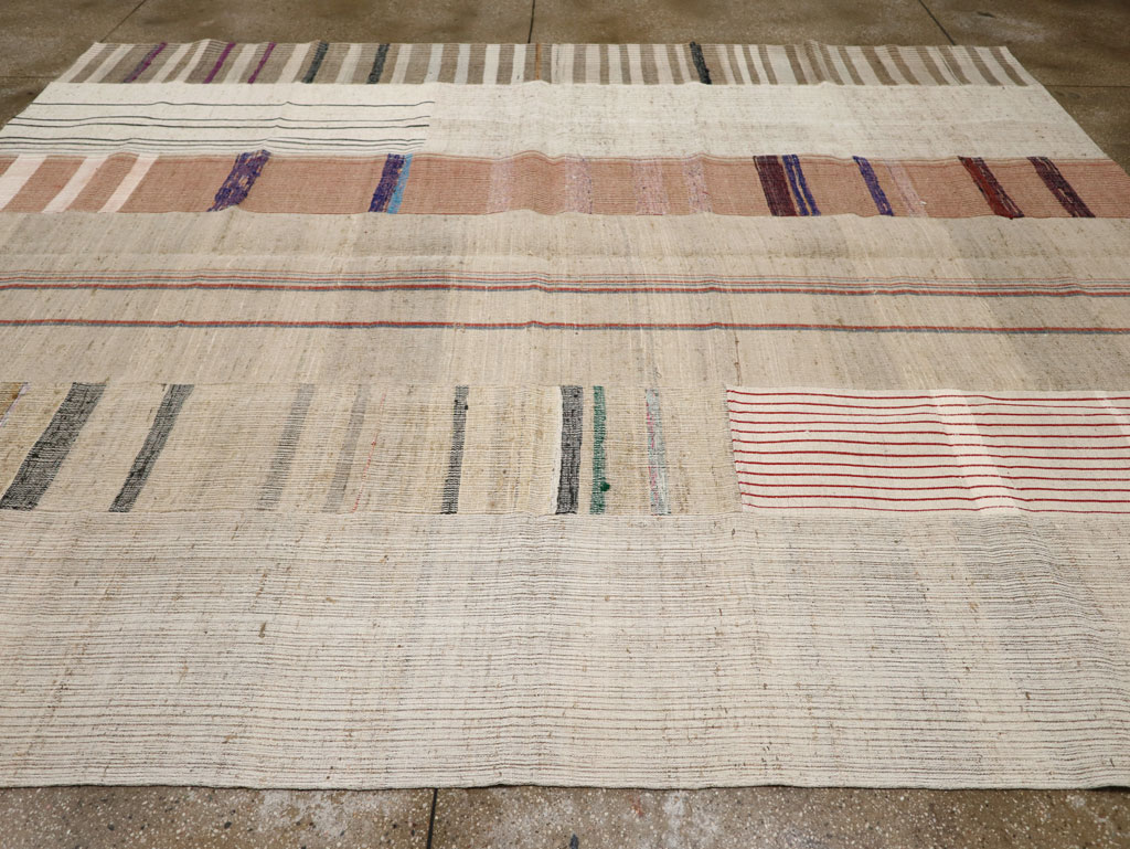 Vintage Turkish Flatweave Kilim Room Size Carpet, No.33595 - Galerie Shabab