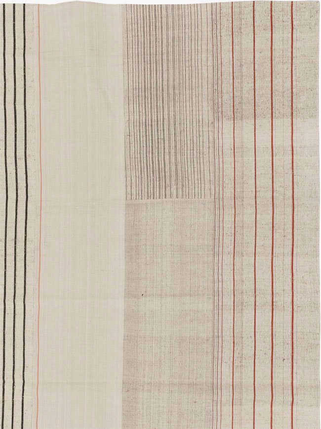 Vintage Turkish Flatweave Kilim Room Size Carpet, No.33599 - Galerie Shabab