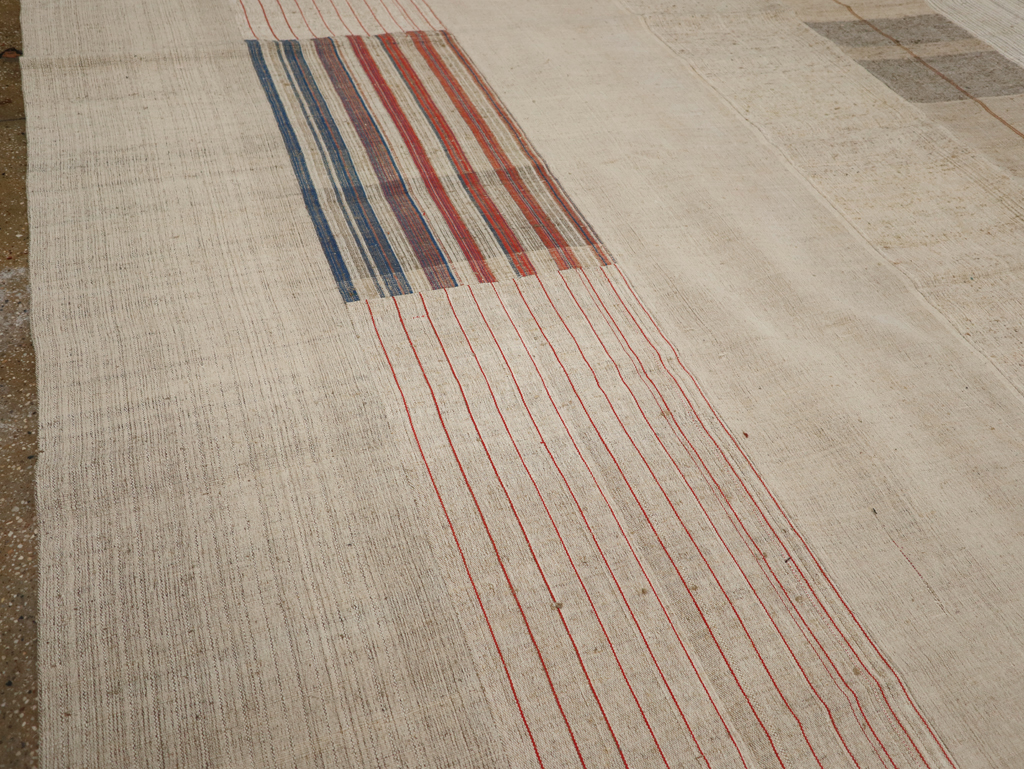 Modern Turkish Flatweave Kilim Large Carpet, No.33600 - Galerie Shabab