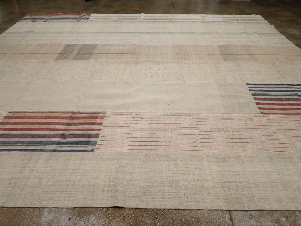 Vintage Turkish Flatweave Kilim Large Carpet, No.33600 - Galerie Shabab
