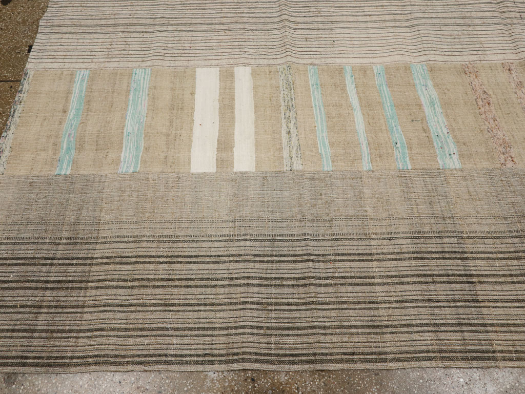 Vintage Turkish Flatweave Kilim Room Size Carpet, No.33601 - Galerie Shabab