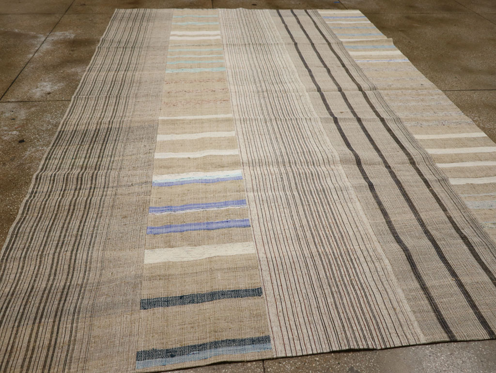 Vintage Turkish Flatweave Kilim Room Size Carpet, No.33601 - Galerie Shabab