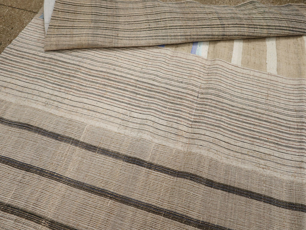 Vintage Turkish Flatweave Kilim Room Size Carpet, No.33601 - Galerie Shabab