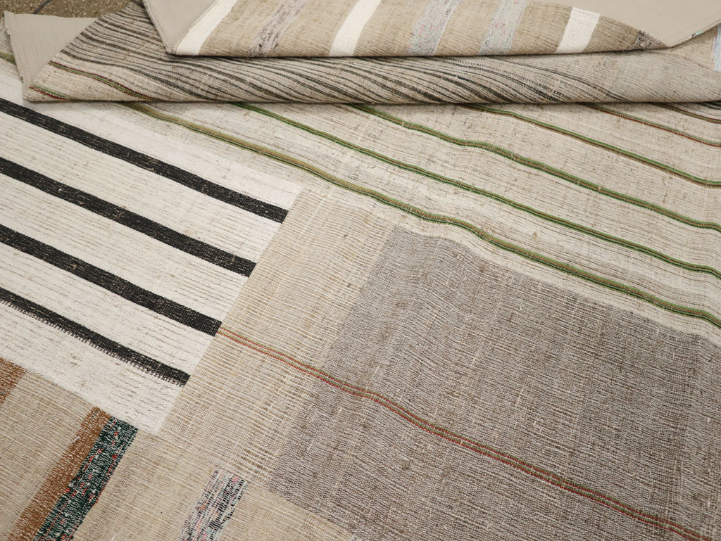 Vintage Turkish Flatweave Kilim Room Size Carpet, No.33602 - Galerie Shabab