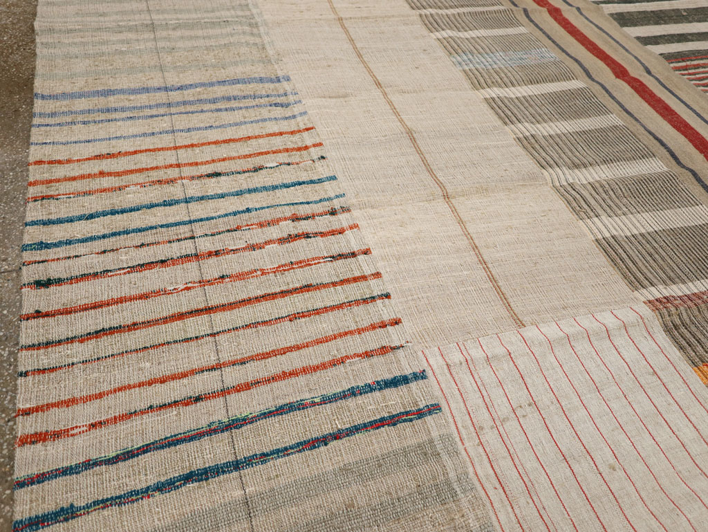 Vintage Turkish Flatweave Kilim Room Size Carpet, No.33603 - Galerie Shabab