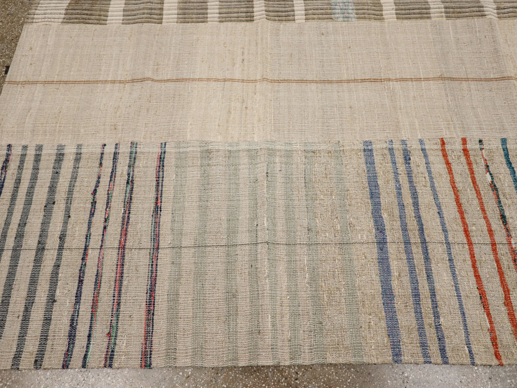 Vintage Turkish Flatweave Kilim Room Size Carpet, No.33603 - Galerie Shabab