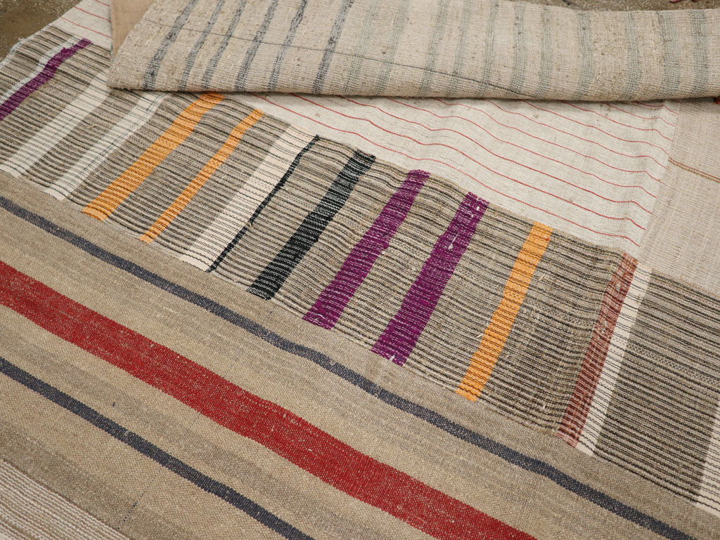Vintage Turkish Flatweave Kilim Room Size Carpet, No.33603 - Galerie Shabab