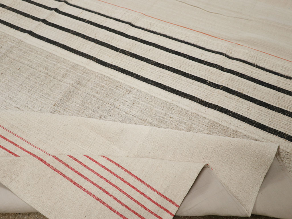 Vintage Turkish Flatweave Kilim Room Size Carpet, No.33604 - Galerie Shabab