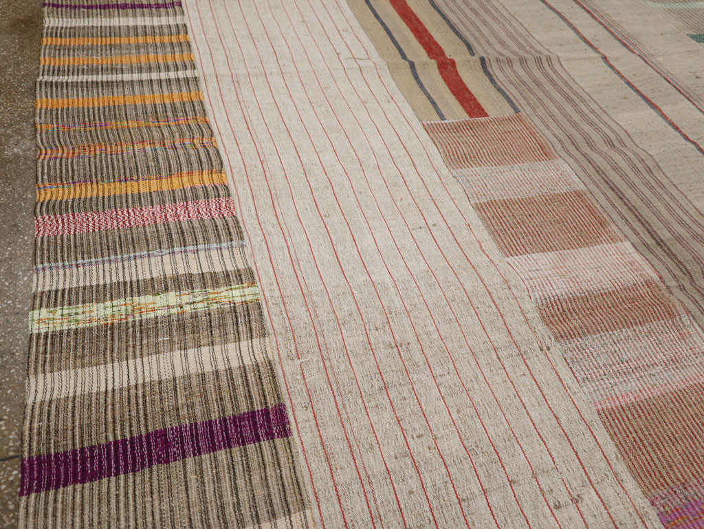 Vintage Turkish Flatweave Kilim Room Size Carpet, No.33606 - Galerie Shabab