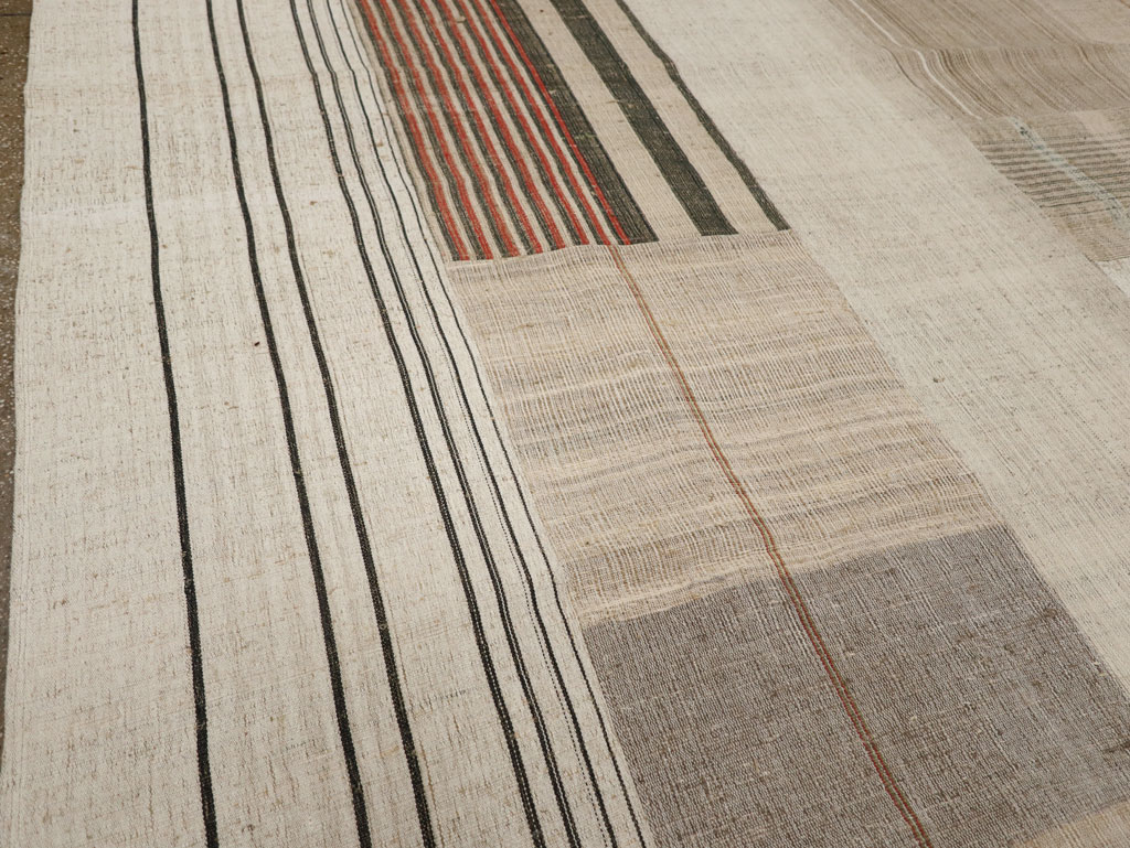 Vintage Turkish Flatweave Kilim Room Size Carpet, No.33607 - Galerie Shabab