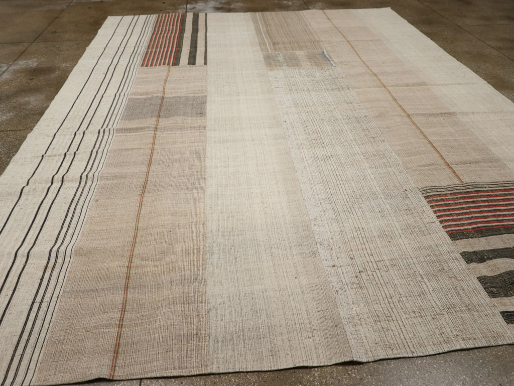 Vintage Turkish Flatweave Kilim Room Size Carpet, No.33607 - Galerie Shabab