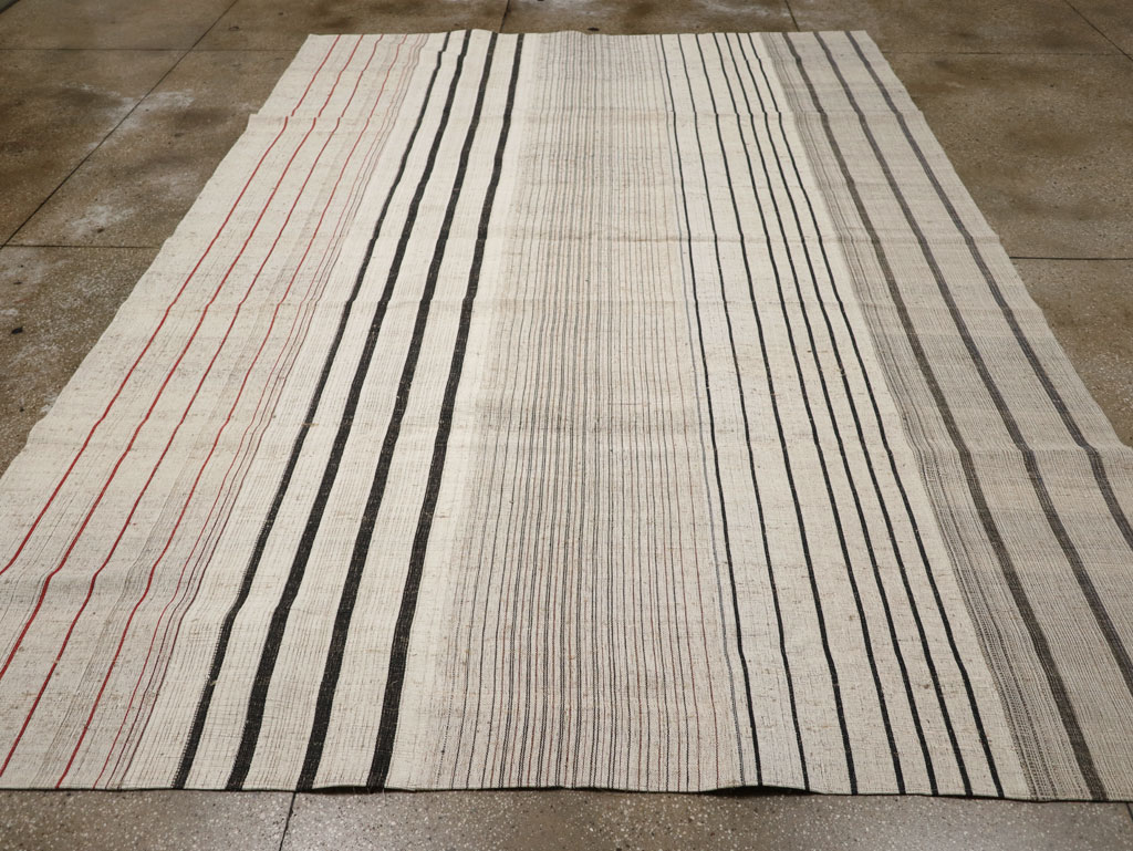 Vintage Turkish Flatweave Kilim Room Size Carpet, No.33608 - Galerie Shabab