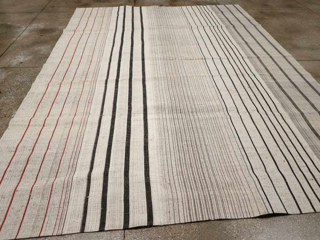 Vintage Turkish Flatweave Kilim Room Size Carpet, No.33608 - Galerie Shabab