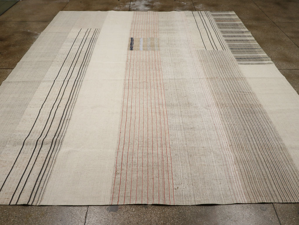 Vintage Turkish Flatweave Kilim Large Room Size Carpet, No.33609 - Galerie Shabab