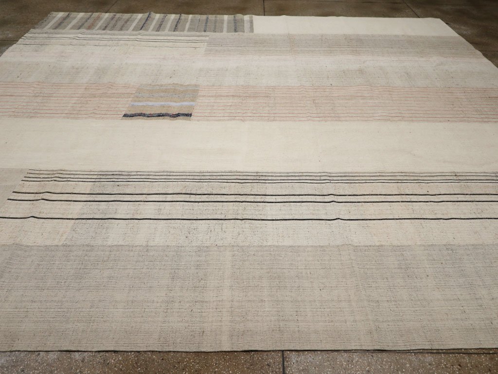 Vintage Turkish Flatweave Kilim Large Room Size Carpet, No.33609 - Galerie Shabab