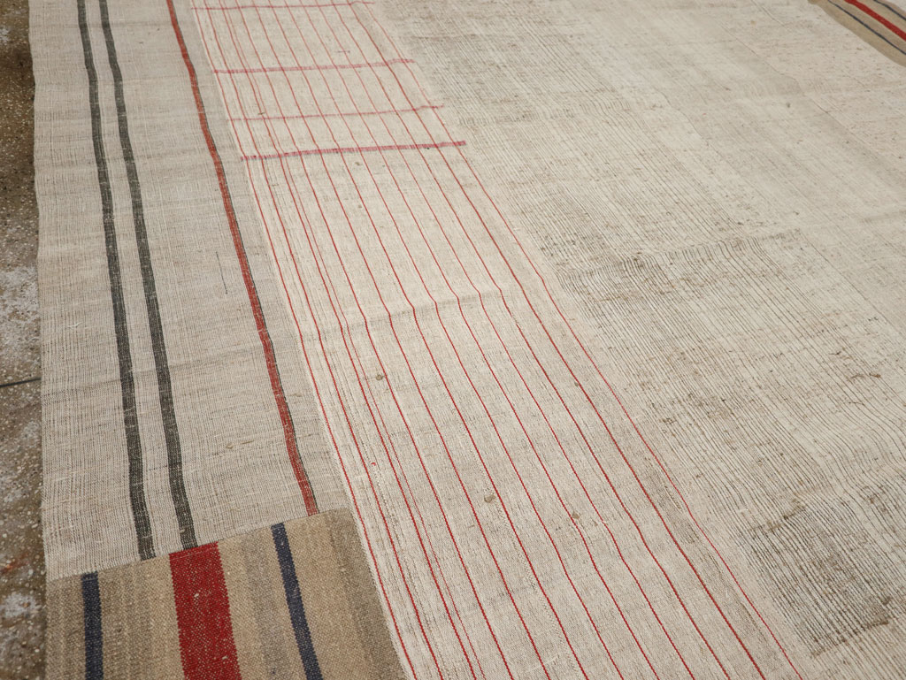 Vintage Turkish Flatweave Kilim Large Room Size Carpet, No.33610 - Galerie Shabab