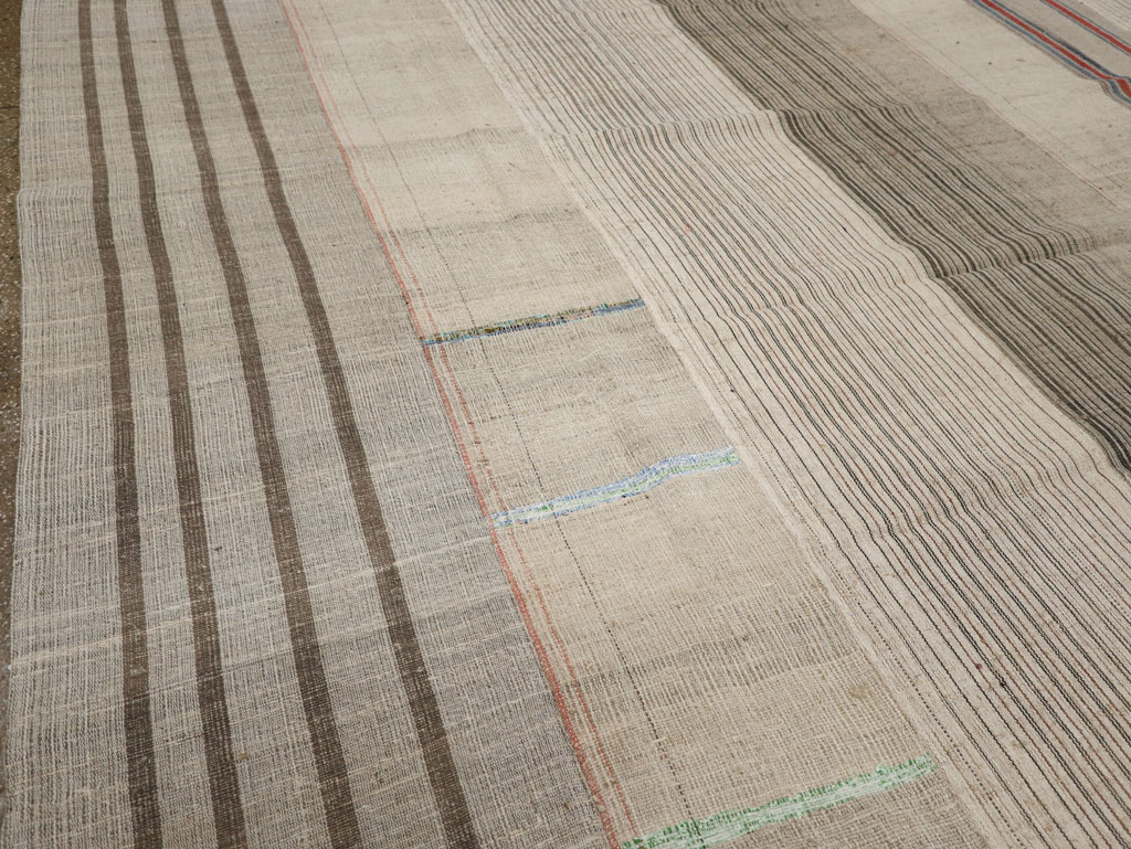 Vintage Turkish Flatweave Kilim Room Size Carpet, No.33611 - Galerie Shabab