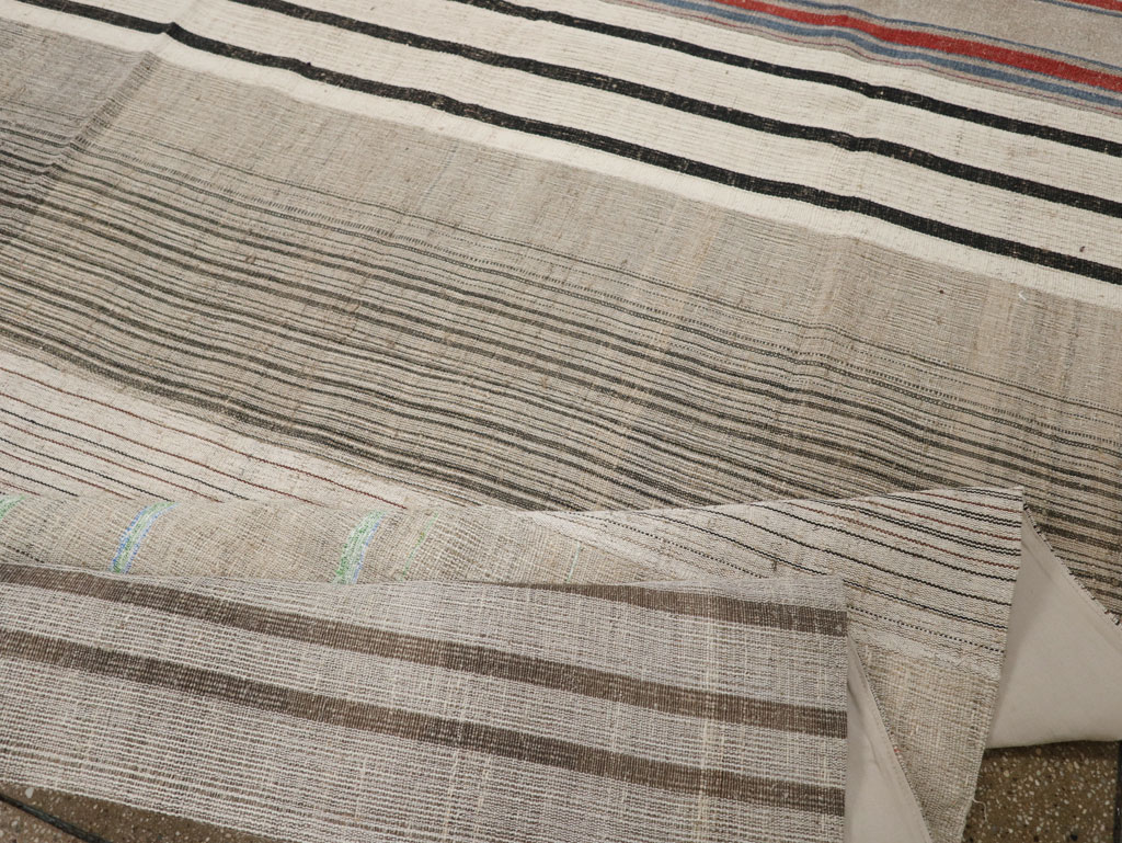 Vintage Turkish Flatweave Kilim Room Size Carpet, No.33611 - Galerie Shabab
