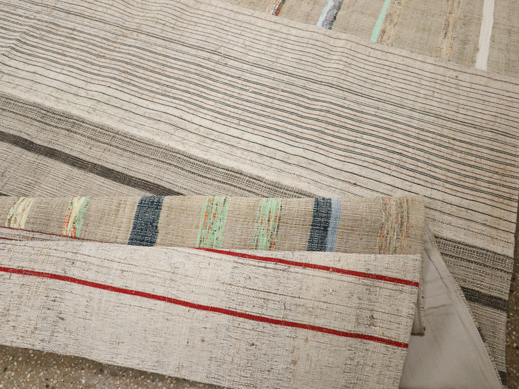 Vintage Turkish Flatweave Kilim Room Size Carpet, No.33612 - Galerie Shabab