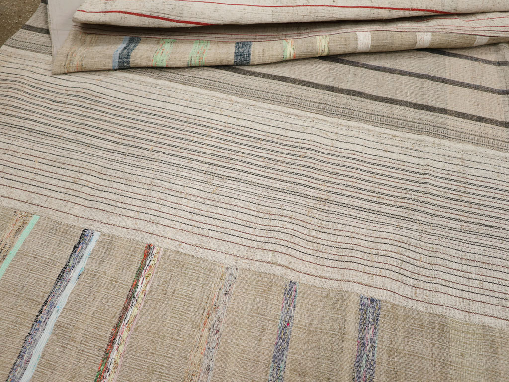 Vintage Turkish Flatweave Kilim Room Size Carpet, No.33612 - Galerie Shabab