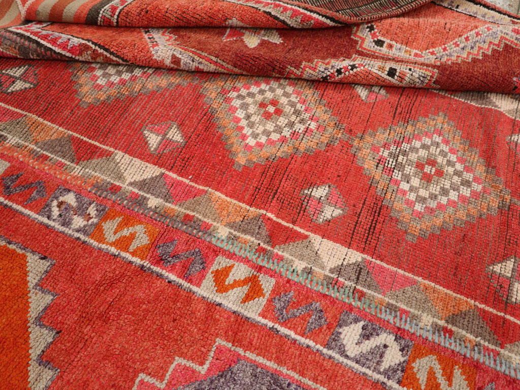 Vintage Turkish Anatolian Room Size Carpet, No.33613 - Galerie Shabab