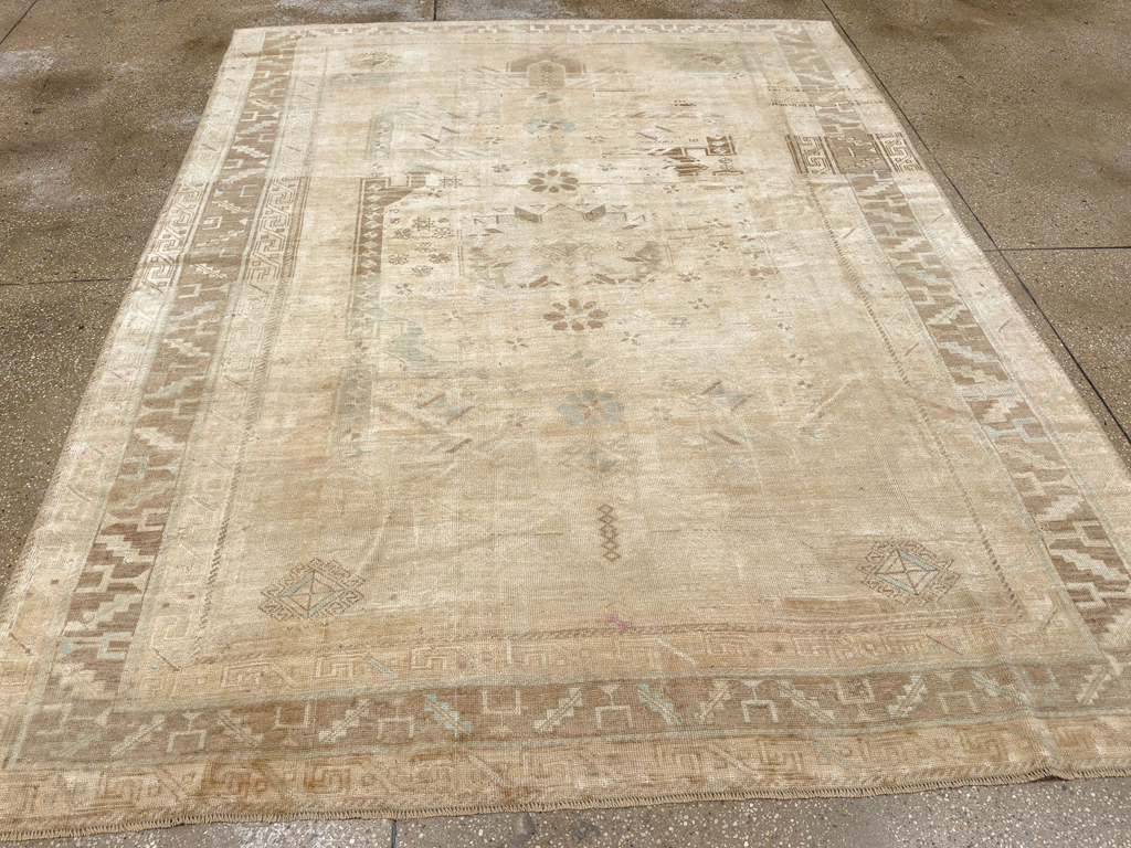 Vintage Turkish Anatolian Accent Rug, No.33614 - Galerie Shabab