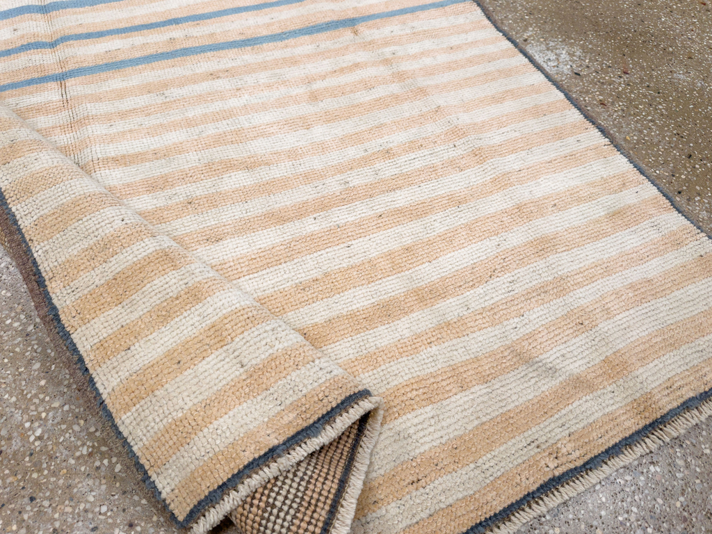 Vintage Turkish Anatolian Throw Rug, No.33615 - Galerie Shabab