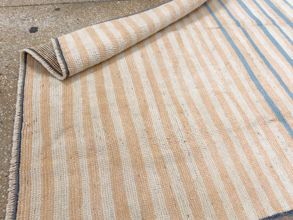 Vintage Turkish Anatolian Throw Rug, No.33615 - Galerie Shabab
