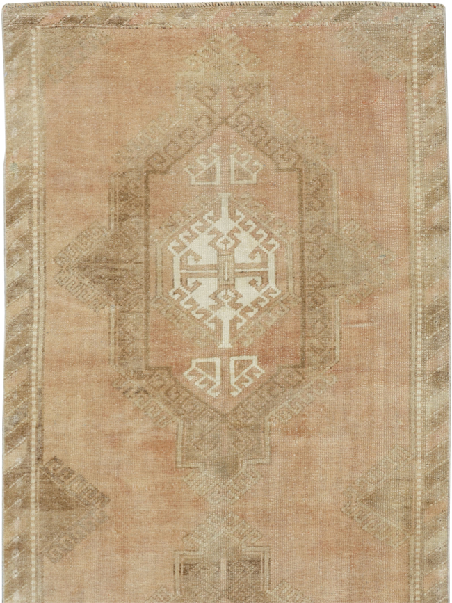 Vintage Turkish Anatolian Runner, No.33616 - Galerie Shabab