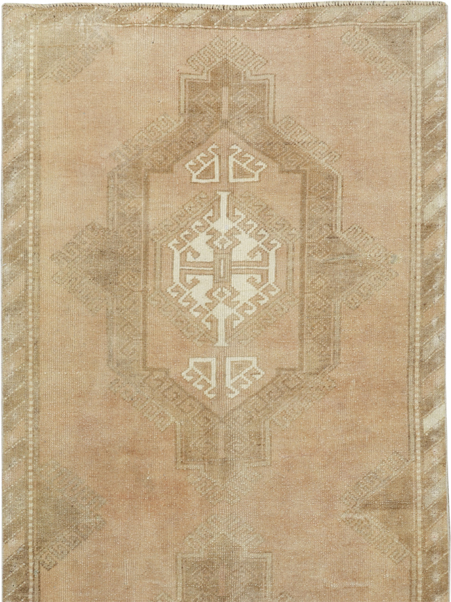 Vintage Turkish Anatolian Runner, No.33616 - Galerie Shabab