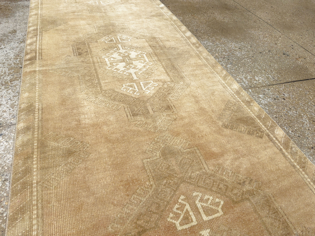 Vintage Turkish Anatolian Runner, No.33616 - Galerie Shabab