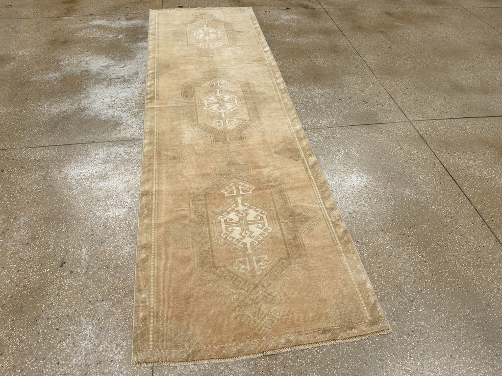 Vintage Turkish Anatolian Runner, No.33616 - Galerie Shabab