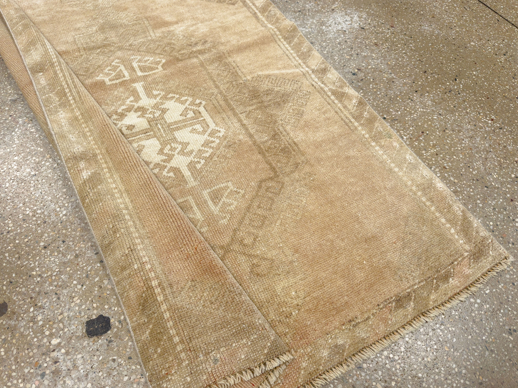 Vintage Turkish Anatolian Runner, No.33616 - Galerie Shabab