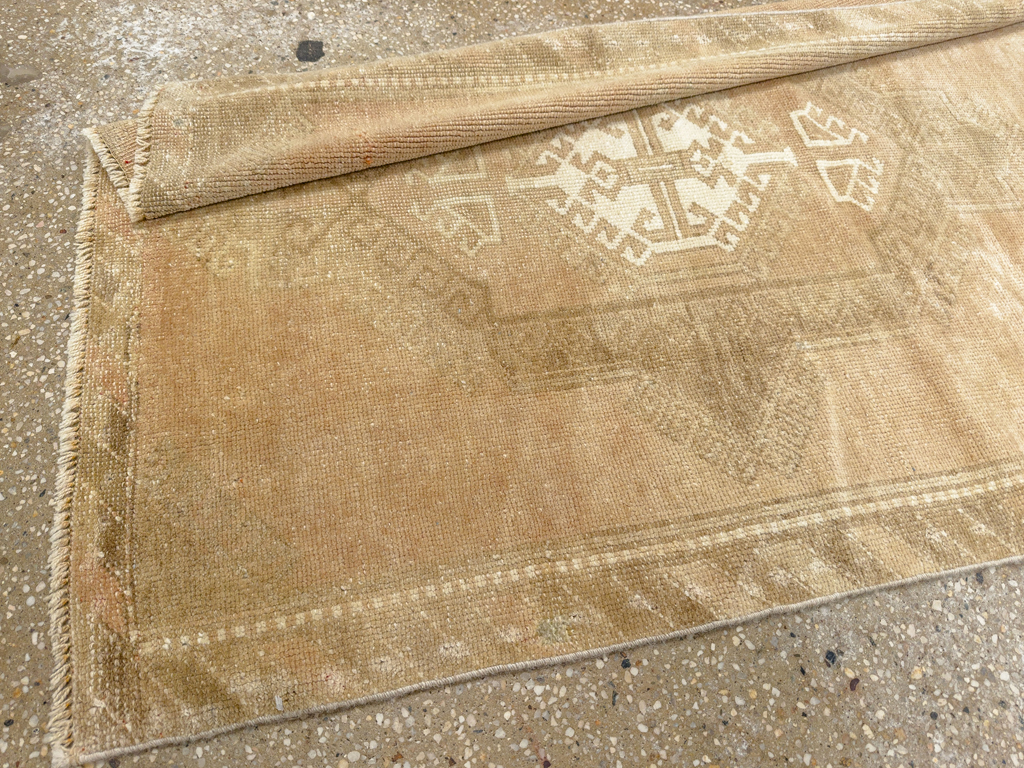 Vintage Turkish Anatolian Runner, No.33616 - Galerie Shabab