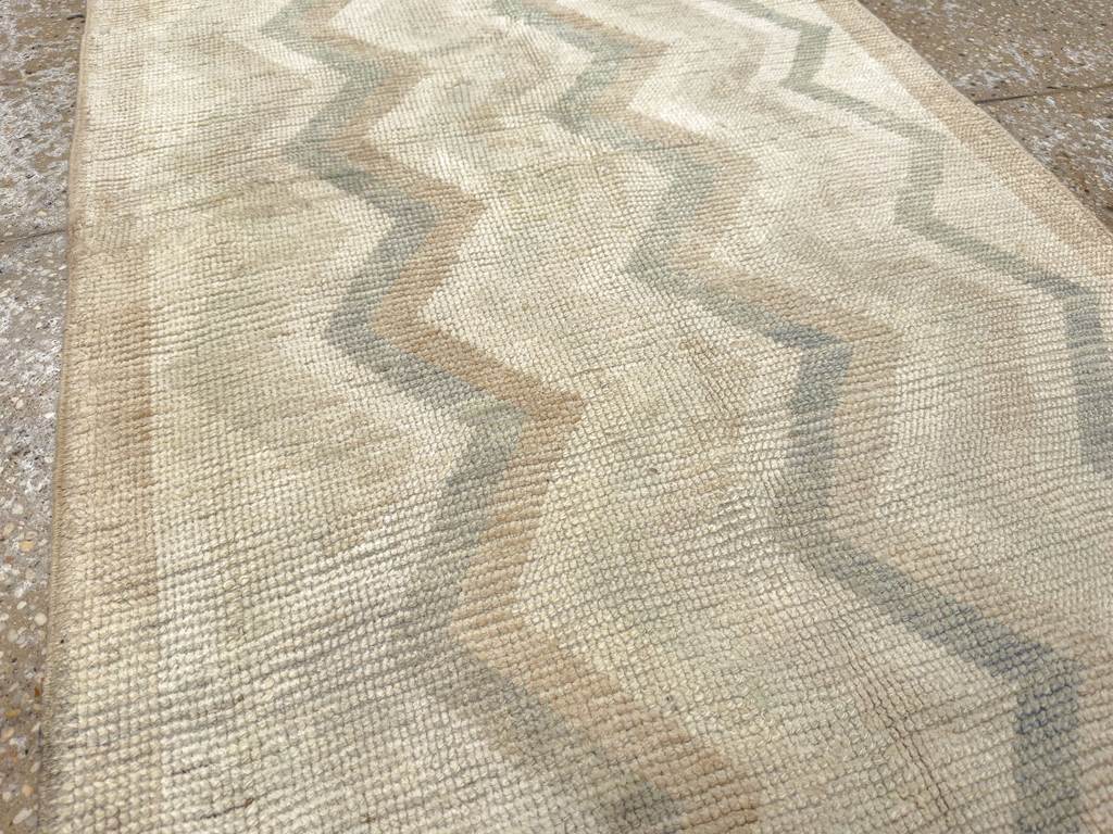 Vintage Turkish Anatolian Throw Rug, No.33617 - Galerie Shabab