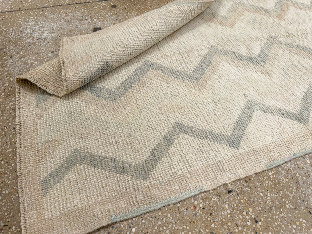 Vintage Turkish Anatolian Throw Rug, No.33617 - Galerie Shabab