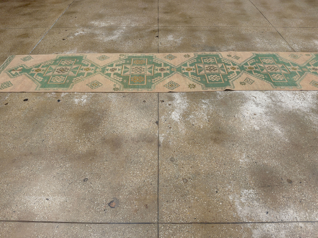 Vintage Turkish Anatolian Long Runner, No.33619 - Galerie Shabab