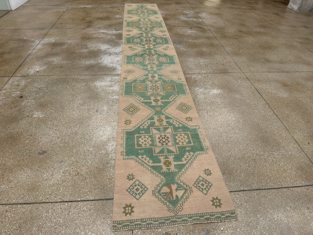 Vintage Turkish Anatolian Long Runner, No.33619 - Galerie Shabab