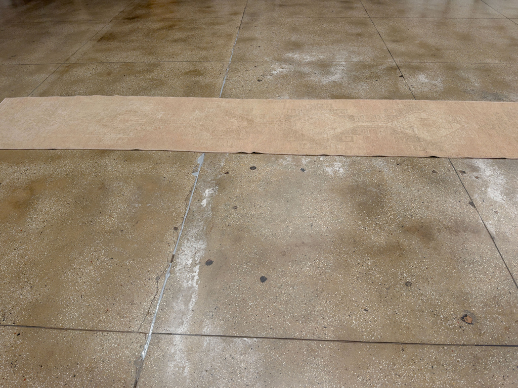 Vintage Turkish Anatolian Long Runner, No.33621 - Galerie Shabab