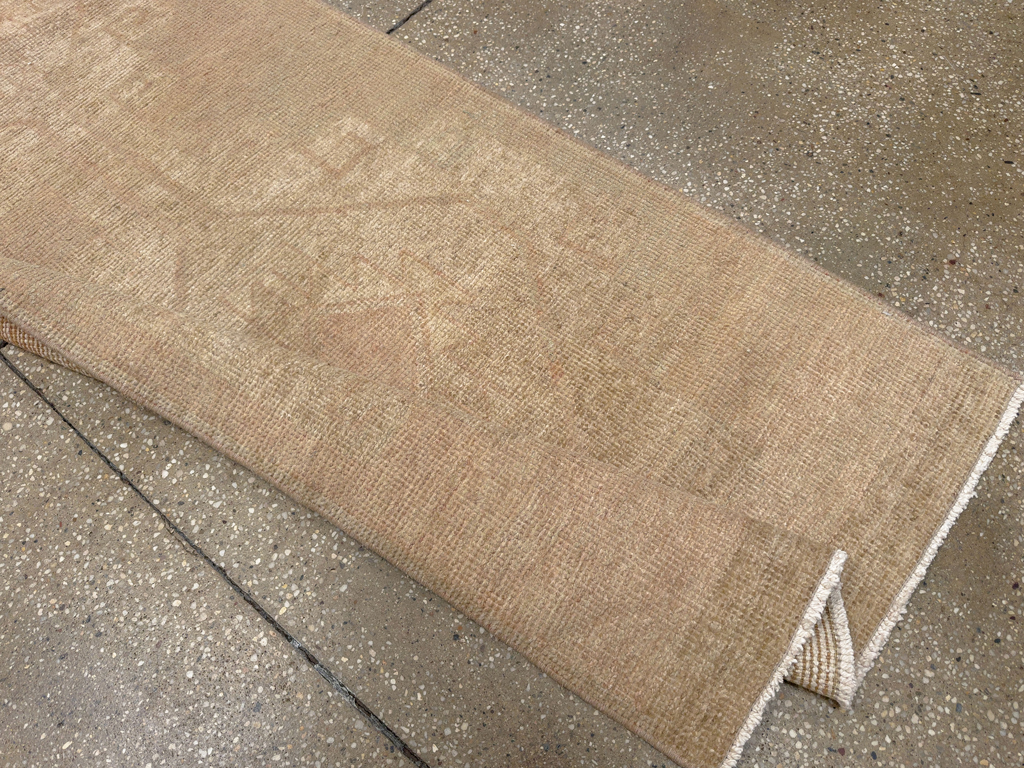 Vintage Turkish Anatolian Long Runner, No.33621 - Galerie Shabab